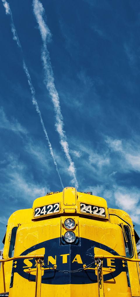 WER 2422 with contrails