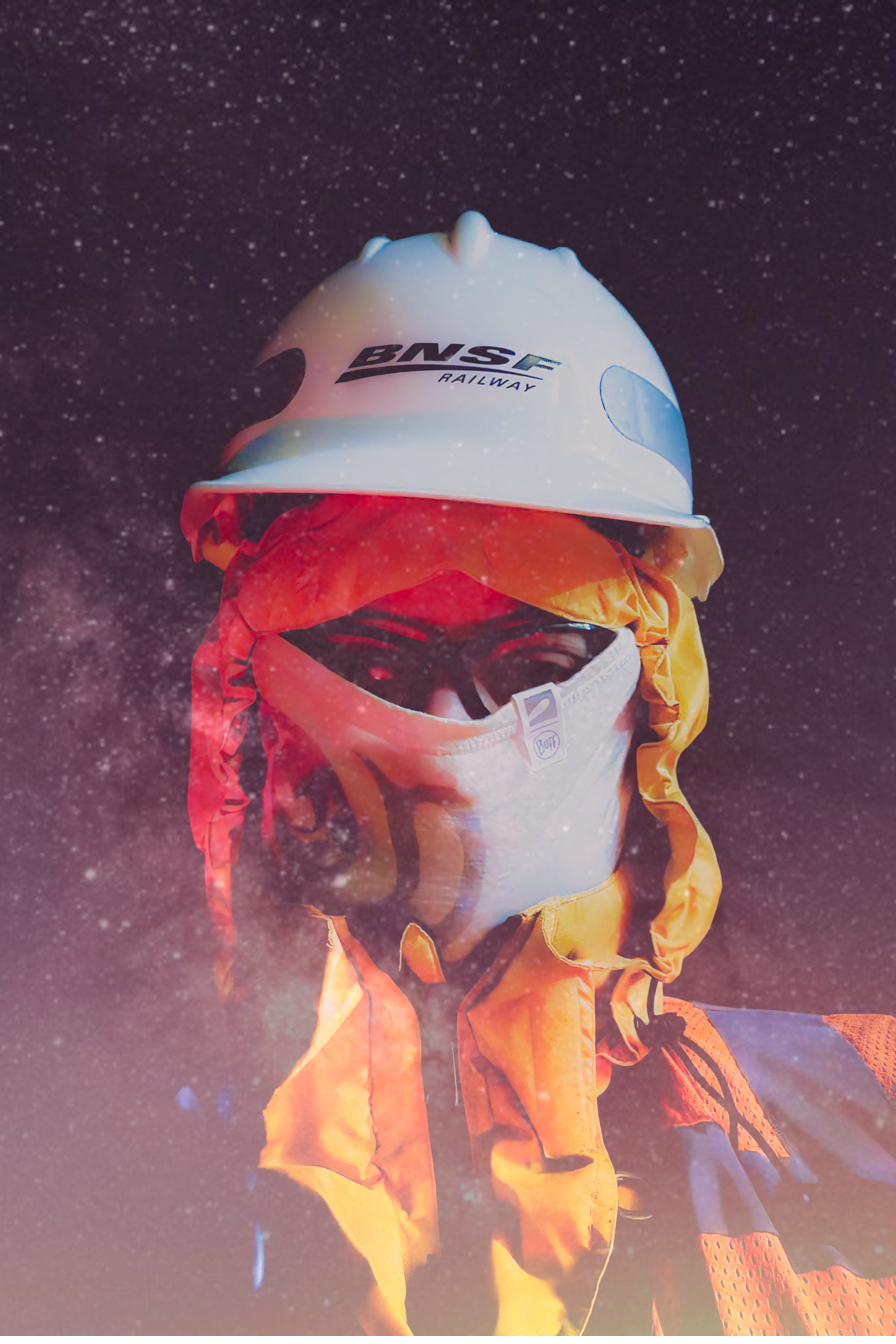 Under the stars in BNSF railway gear &mdash; the work does not stop when the light does